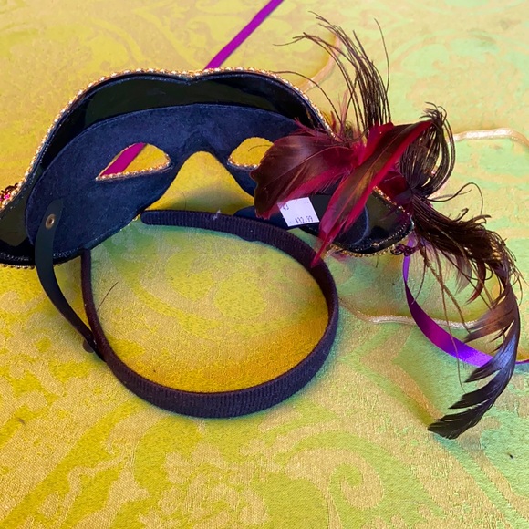 Masquerade Mask - Picture 4 of 6